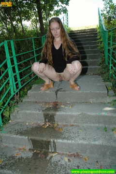 Sexy pisser