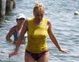 No bra