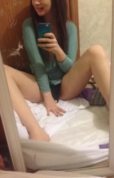 Tight young teen - puffy nude selfshot selfies