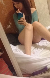 Tight young teen - puffy nude selfshot selfies