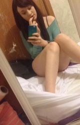 Tight young teen - puffy nude selfshot selfies
