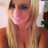 Teen blonde model wannabee - cute tata fan nude selfies