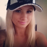 Teen blonde model wannabee - cute tata fan nude selfies