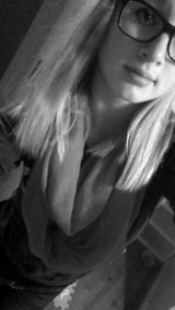 Naked geeky blonde teen - nerdy girl nude selfies