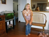 BRUNETTE AMATEUR MODEL