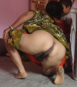 granny shows pussy