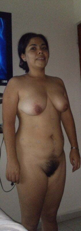 Women love to show their hairy pussy!