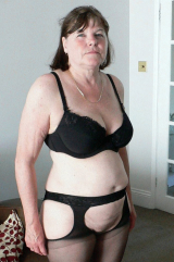 Hairy old mature in stokings 1