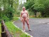 je suis nu sur la route