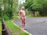 je suis nu sur la route