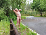 je suis nu sur la route
