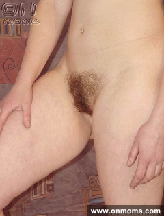 Aged mature shows her pussy - N
