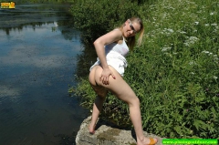 Pissing blonde - N
