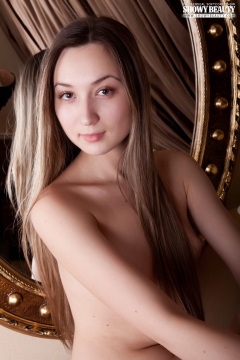 Admirable nude girl - N