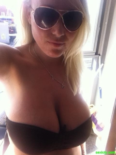 Young Milfs 2 - N