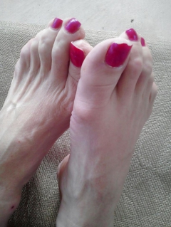 Mature faw feet - N