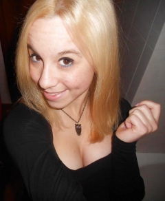 Veronica - Cute 19 Years-Old Model Wannabe - N