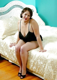Hairy chubby 02 - N