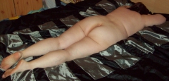 nackt im Bett - N