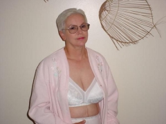 Granny Jeanne - N