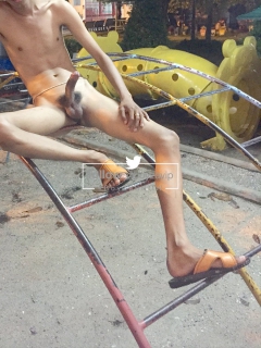 TRAIDEP01 - nhung con ga trong dep deu nam tren minh tat ca - N