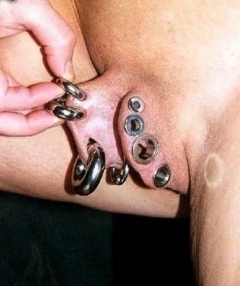 extreme pussy piercing - N