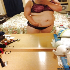 Selfies of masturbating older women - N