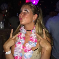 new album of her with friends - N