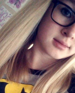 Naked geeky blonde teen - nerdy girl nude selfies - N
