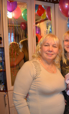 Beautiful mature women - N