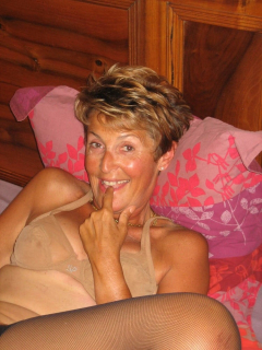 my horny mom - N