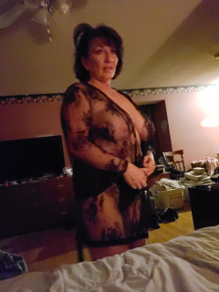 Gorgeous Amateur Mature Cocksucker Black Lingerie Photo Shoo - N