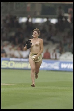 Public Nude 7 - N