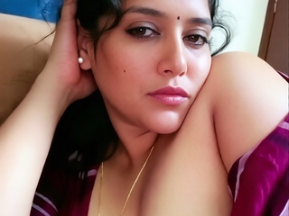 Beautiful Indian Boobs Show On Call