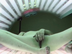 slow-pussy-masturbation-in-public-solarium