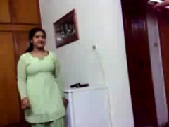 amateur-indian-masturbates-her-desi-pussy