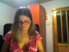 webcam-show-with-pretty-rosebud