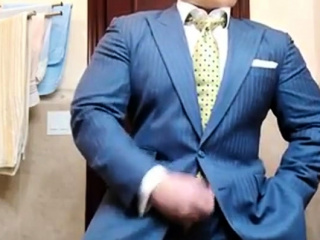 Str8 daddy jerking off in suit