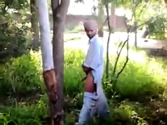 str8 busting India jerk in public