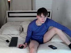 Gay twink solo for this huge cock jacking off