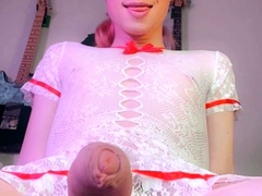 brunette-tranny-jerking-in-hard-dick-in-solo-webcam