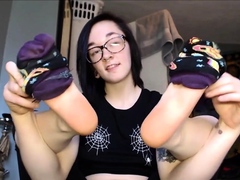 footpunkz-stinky-amp-soft-socks-barefeet