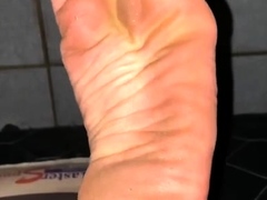 Horny brunette amateur with foot fetish sucks guys toe