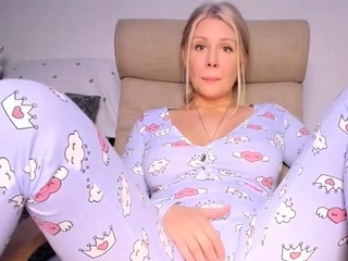 Amateur Webcam Chick Masturbates On Webcam More at