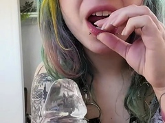 heylyssten-close-up-dildo-blowjob-onlyfans-video-leaked