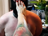 Amateur Foot Fetish Girlfriend Sucks and gives a Footjob