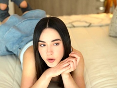 big-ass-babe-teasing-while-hubbys-jerks