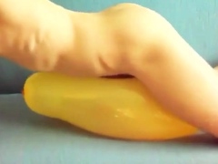 twink-humps-yellow-balloon-to-cum