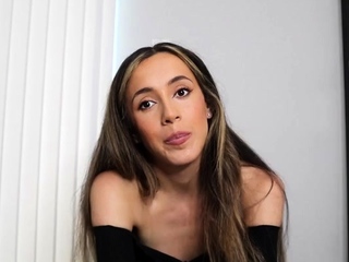 PUSSY BABE BRUNETTE masturbating