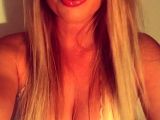 Big boobs webcam slut toys her asshole